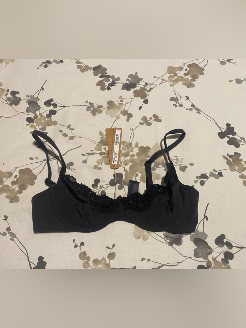SKIMS Black Lace-Trim Wireless Bra - Picture 1 of 2